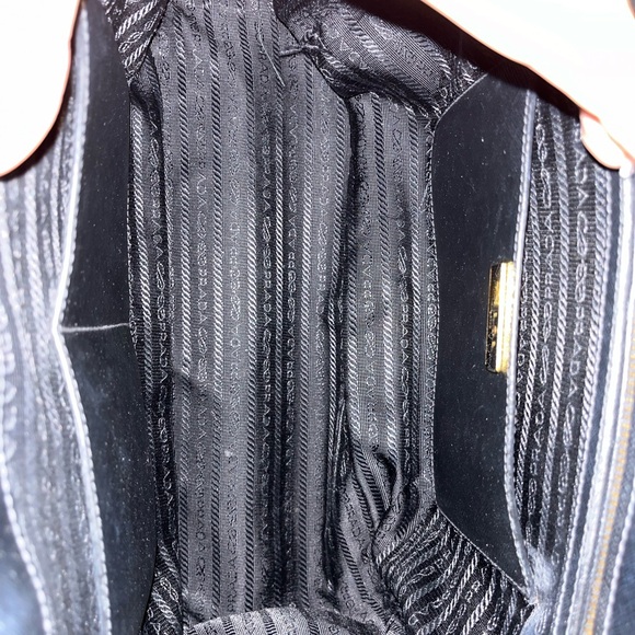 Prada Galleria medium size - Picture 9 of 15